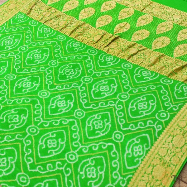 Parrot Green Pure Georgette Banarasi Handloom Bandhani Dupatta Online