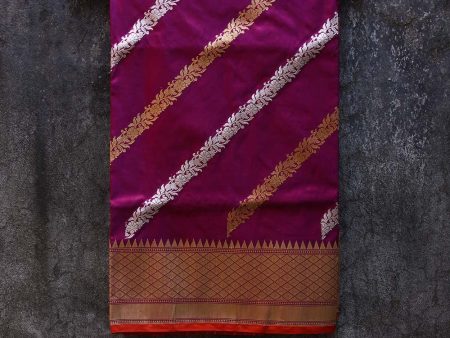 Black-Magenta Pure Katan Silk Banarasi Handwoven Dupatta Online now