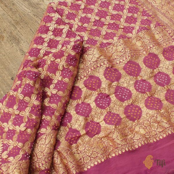 Old Magenta Pure Georgette Banarasi Handloom Bandhani Dupatta For Sale